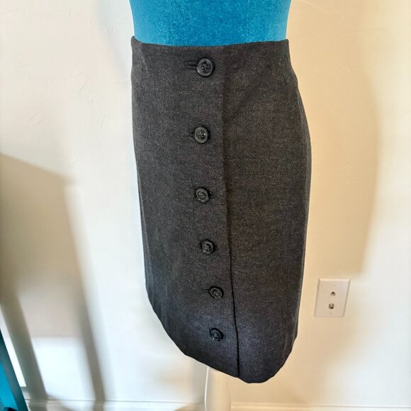 Banana Republic Wool Blend Wrap Skirt Charcoal Grey Side Button Size 10 - Picture 5 of 8